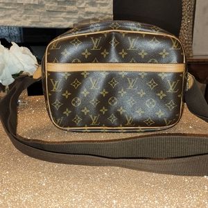 Authentic!! Louis Vuitton Reporter PM